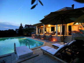 Magnificent Villa Clara with big pool